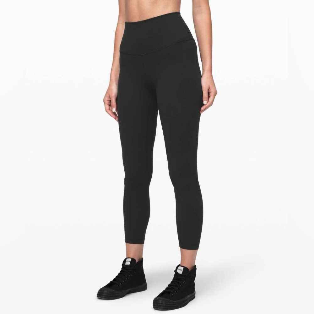 Lululemon Align Pant II 25"
Black (First Release) size 6